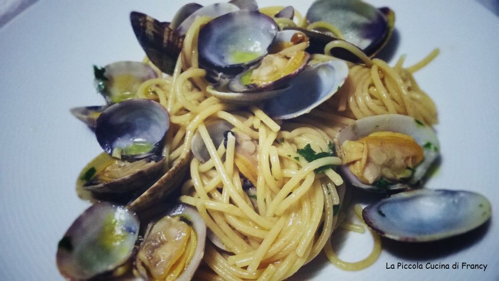 Spaghetti ai cereali alle vongole